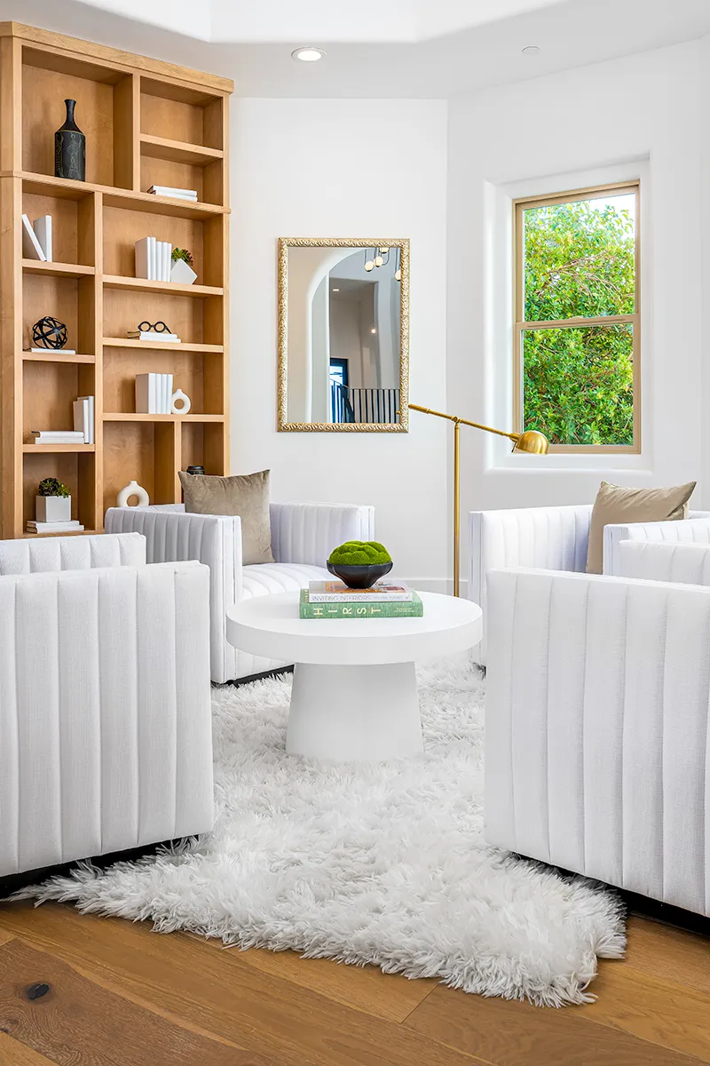 Custom Furnishings & Décor
